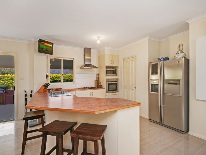 126 Newling Street, Lisarow NSW 2250