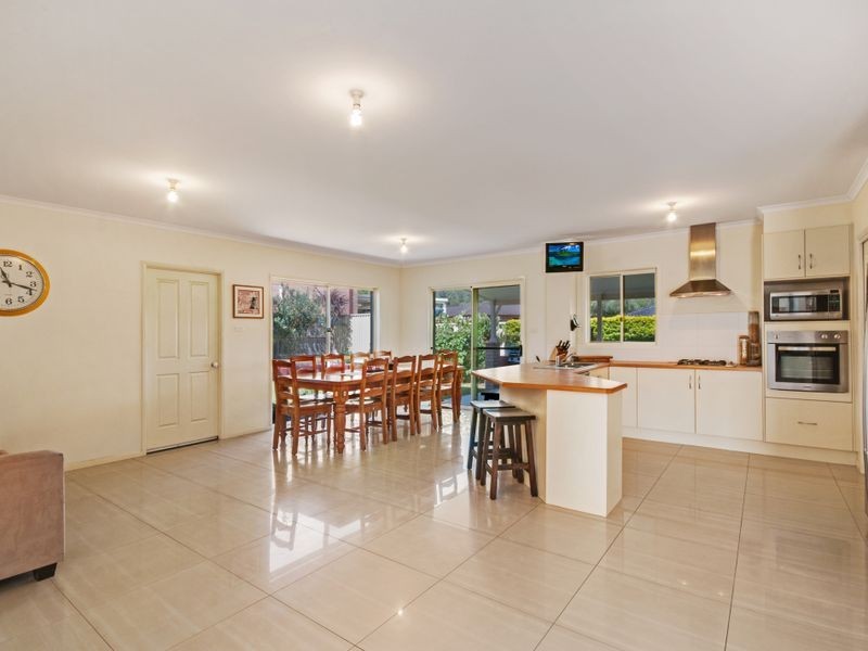 126 Newling Street, Lisarow NSW 2250