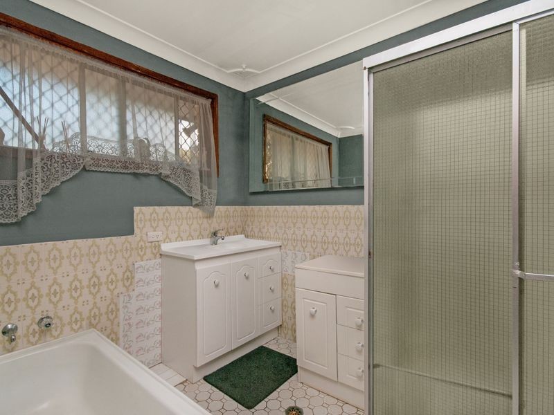 16 Small Street, Wyoming NSW 2250