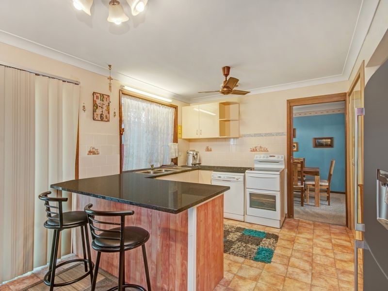 16 Small Street, Wyoming NSW 2250