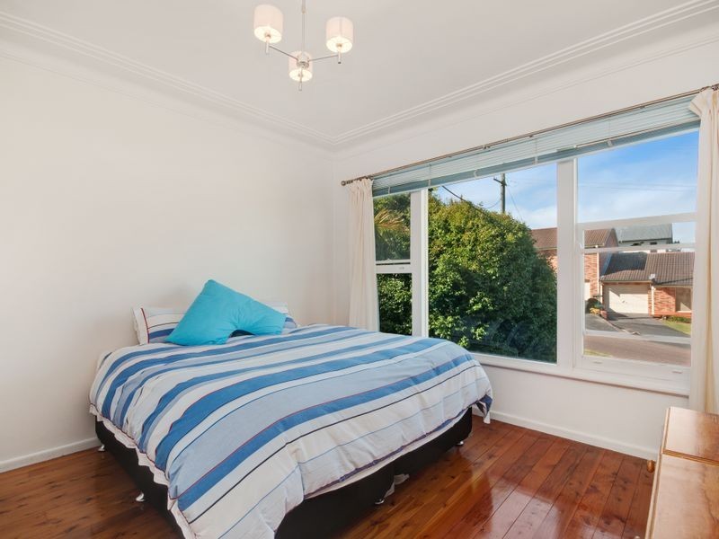 18 Lushington Street, East Gosford NSW 2250