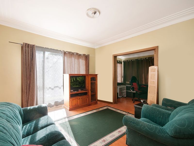 6 Maidens Brush Road, Wyoming NSW 2250