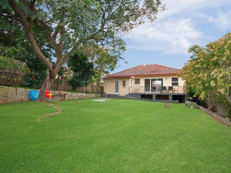 18 Lushington Street, East Gosford NSW 2250