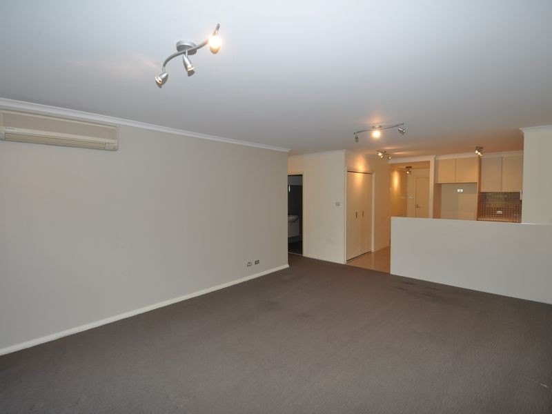 463/80 John Whiteway Drive, Gosford NSW 2250