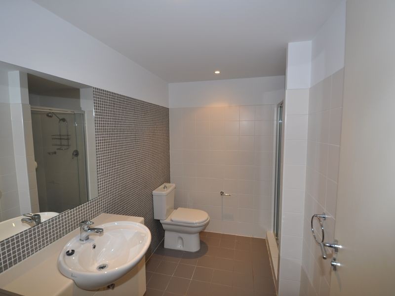 463/80 John Whiteway Drive, Gosford NSW 2250