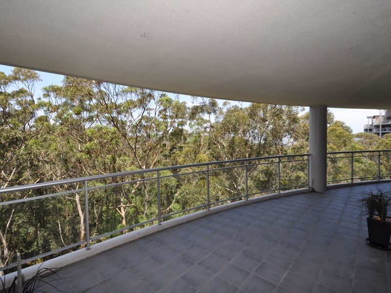 463/80 John Whiteway Drive, Gosford NSW 2250