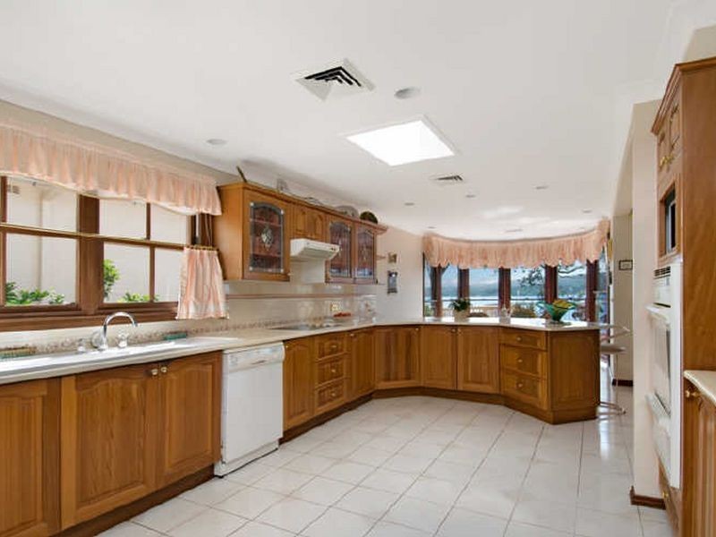 39 Albany Street, Point Frederick NSW 2250