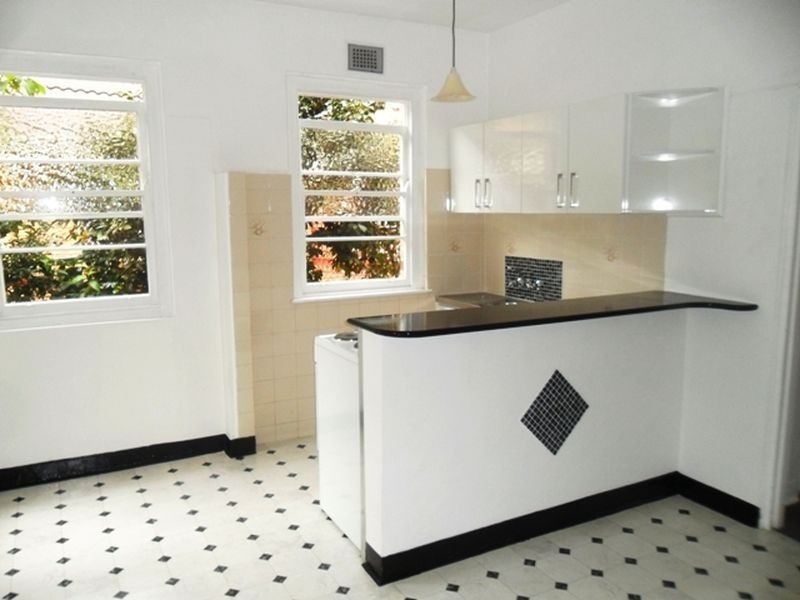 1/4 York Street, East Gosford NSW 2250