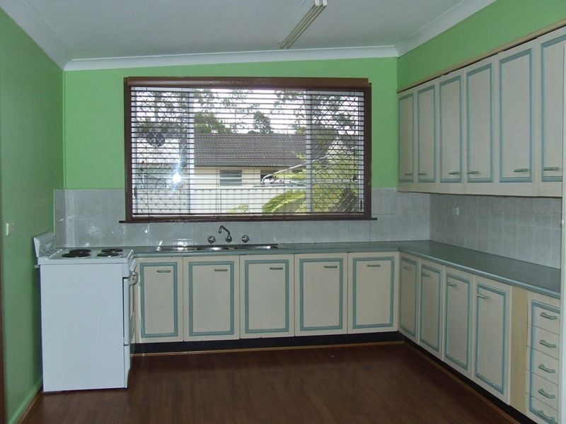 25 Kinarra Avenue, Wyoming NSW 2250