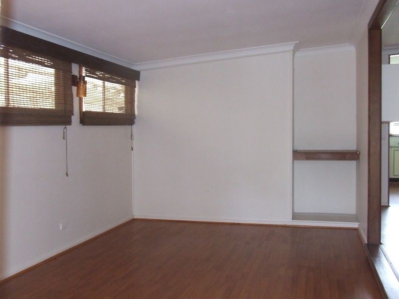 25 Kinarra Avenue, Wyoming NSW 2250