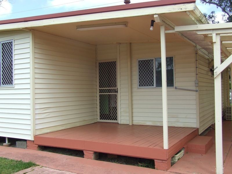 25 Kinarra Avenue, Wyoming NSW 2250