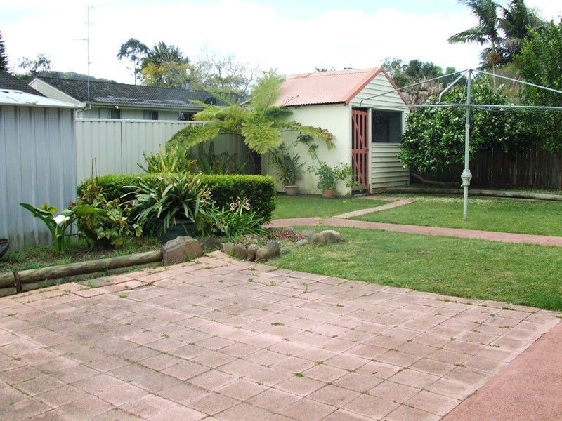 25 Kinarra Avenue, Wyoming NSW 2250