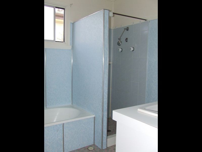 25 Kinarra Avenue, Wyoming NSW 2250