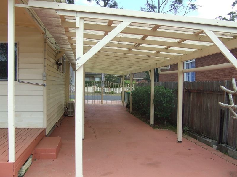 25 Kinarra Avenue, Wyoming NSW 2250