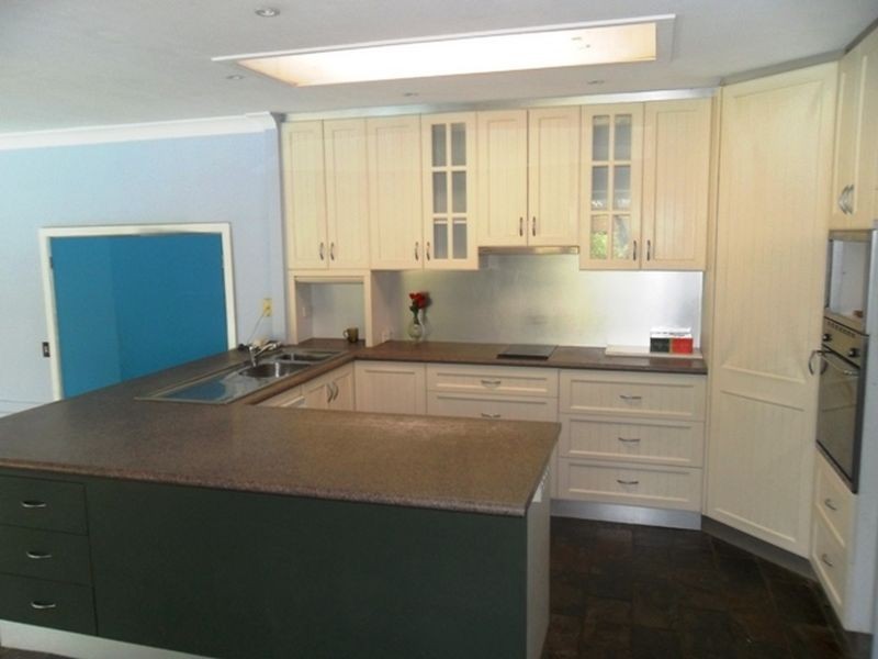 86 Orange Parade, Wyoming NSW 2250