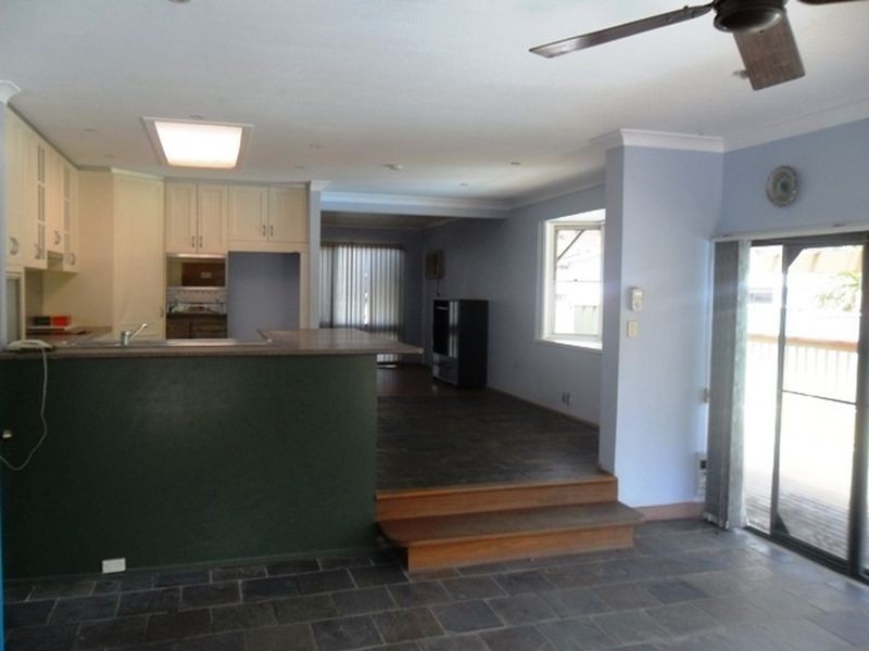 86 Orange Parade, Wyoming NSW 2250