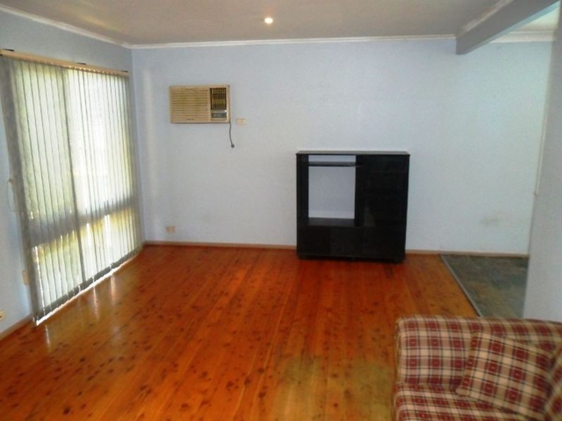 86 Orange Parade, Wyoming NSW 2250