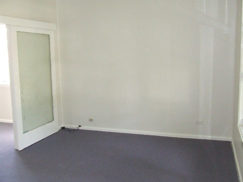 27 Kinarra Avenue, Wyoming NSW 2250