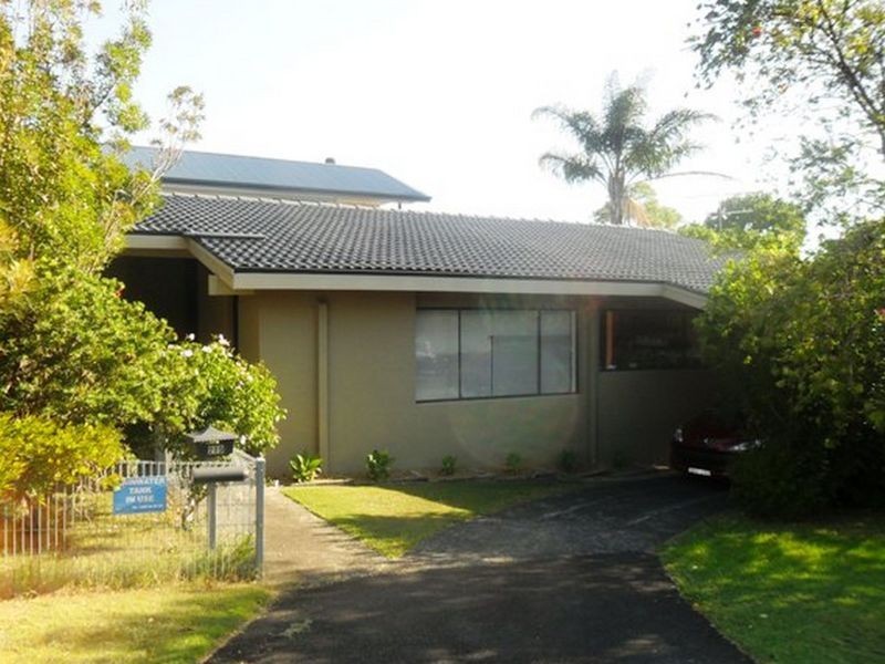 215 Avoca Drive, Green Point NSW 2251