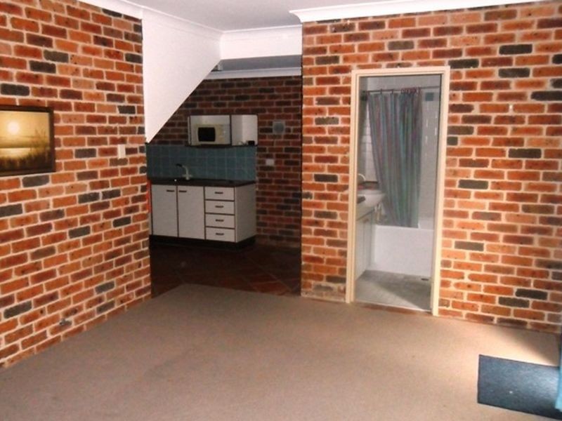 16a Roselands Avenue, Wyoming NSW 2250