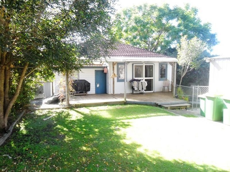 4 Auburn Street, Point Frederick NSW 2250