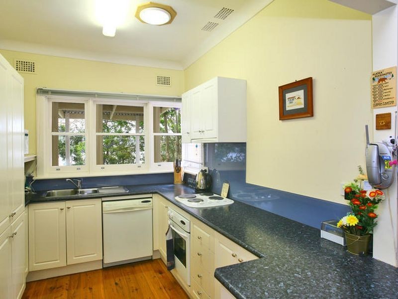 3 Masons Parade, Point Frederick NSW 2250