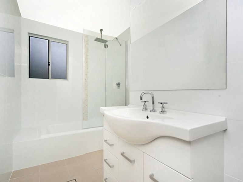 1/5 White Street, East Gosford NSW 2250