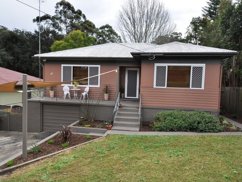 37 Henry Parry Drive, East Gosford NSW 2250