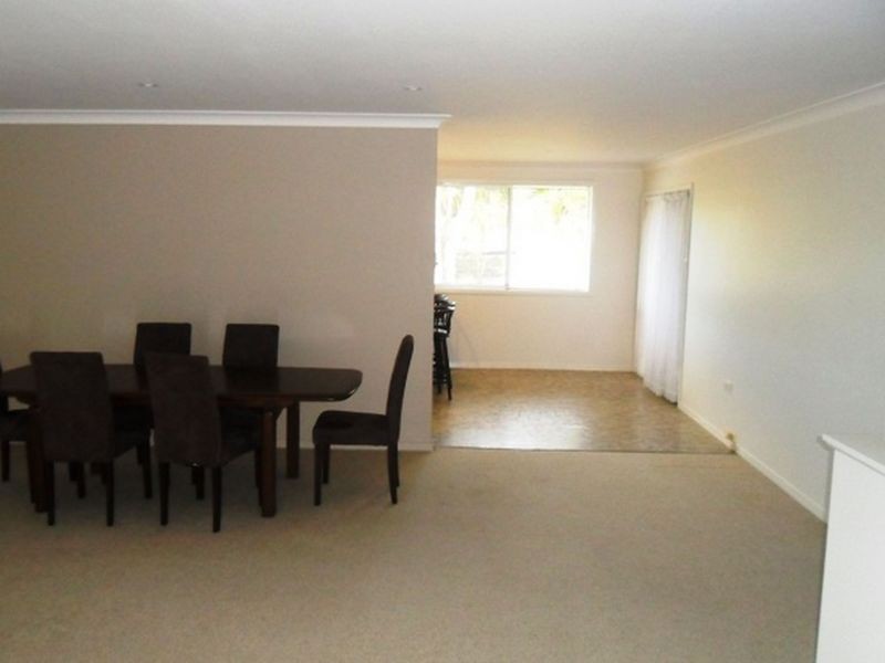 5 Beaumont Avenue, Wyoming NSW 2250