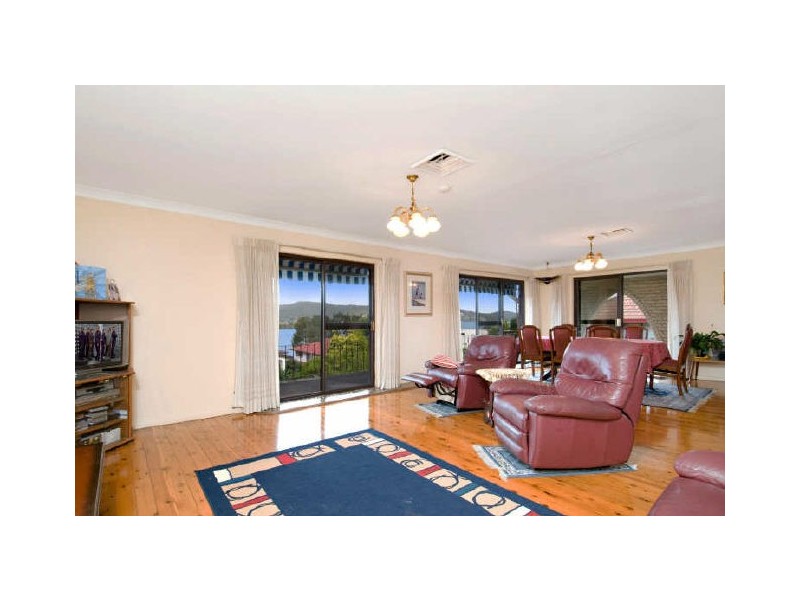 Point Frederick NSW 2250