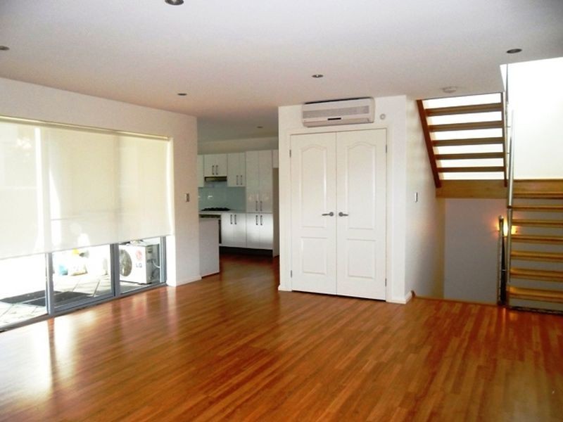 3/11 Moore Street, Gosford NSW 2250