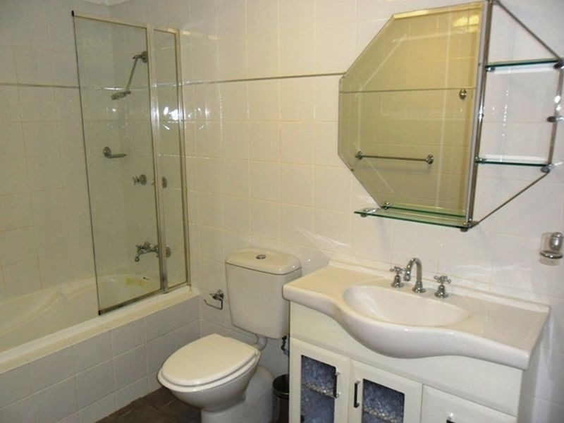 7/187 Albany Street, Point Frederick NSW 2250