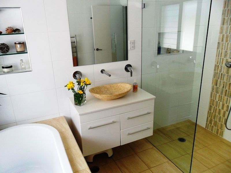 37 Bayline Drive, Point Clare NSW 2250