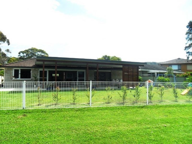 37 Bayline Drive, Point Clare NSW 2250
