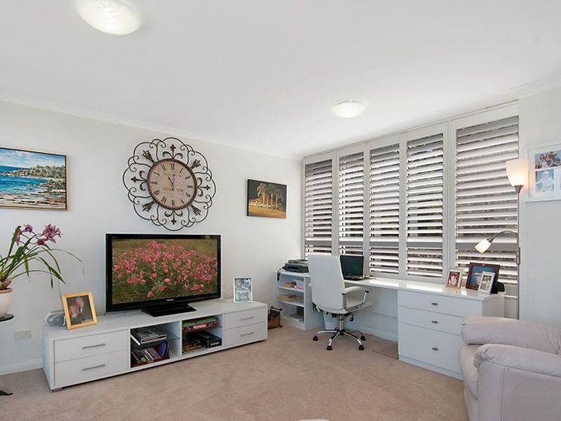 1004/97-99 John Whiteway Drive, Gosford NSW 2250