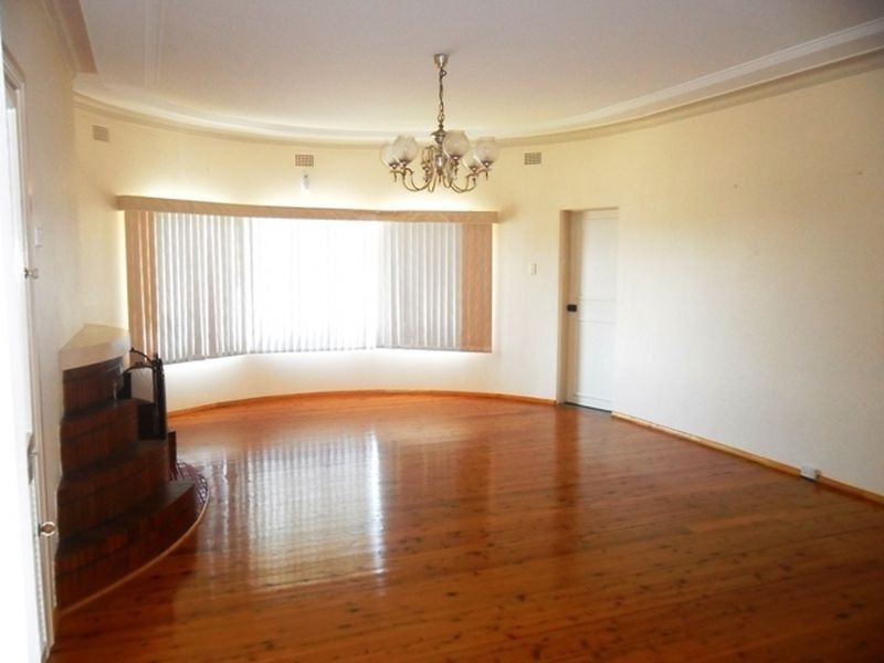 88 Donnison Street, Gosford NSW 2250