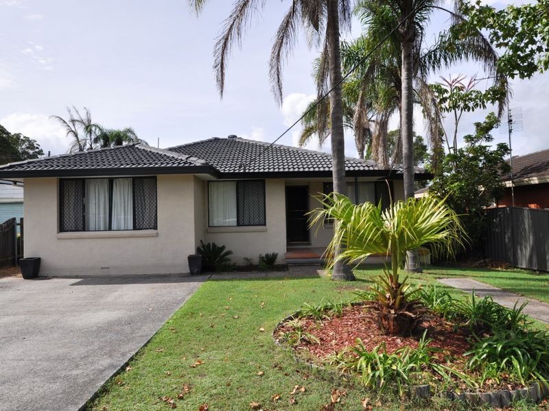 8 Lock Avenue, Springfield NSW 2250