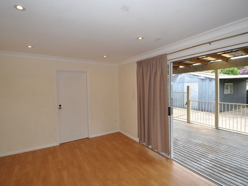 8 Lock Avenue, Springfield NSW 2250