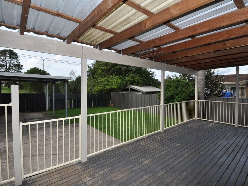 8 Lock Avenue, Springfield NSW 2250