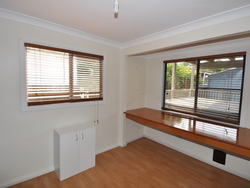 8 Lock Avenue, Springfield NSW 2250