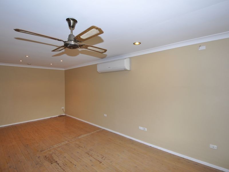 8 Lock Avenue, Springfield NSW 2250