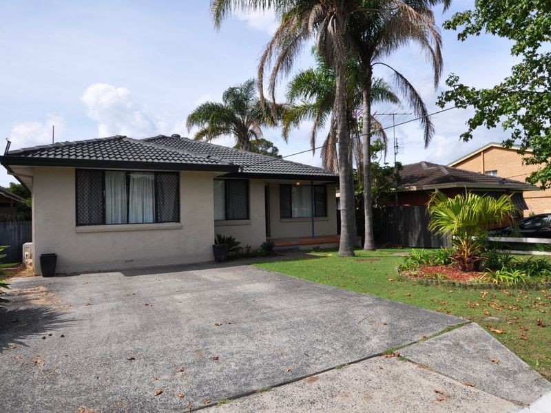 8 Lock Avenue, Springfield NSW 2250