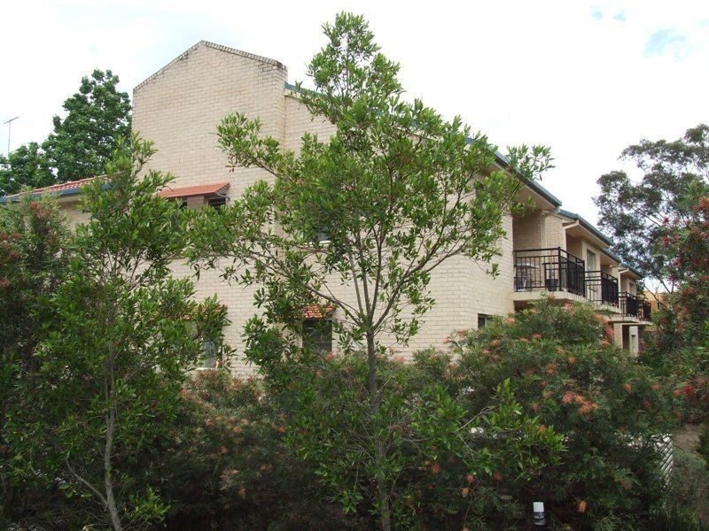 2/170-172 Gertrude Street, Gosford NSW 2250