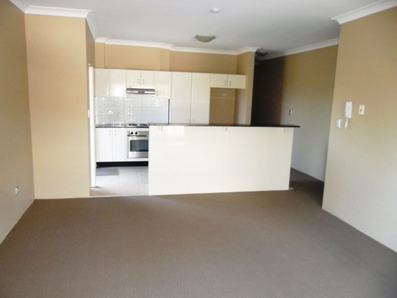 10/61 Donnison Street, Gosford NSW 2250