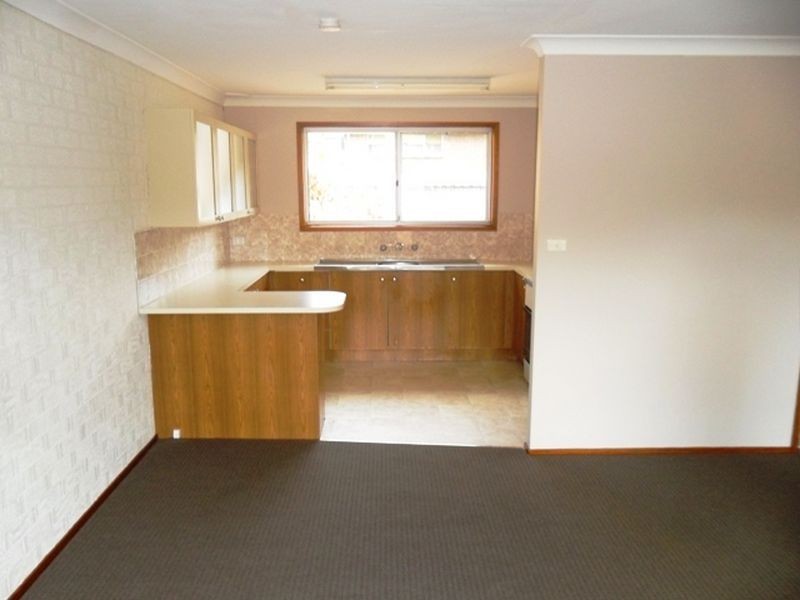 6/4 Kalawarra Road, Wyoming NSW 2250