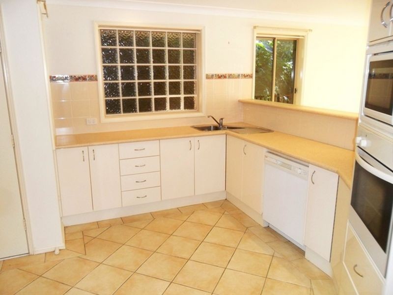 2 Sullens Avenue, East Gosford NSW 2250