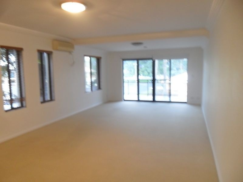 1/1 Lynn Avenue, Point Frederick NSW 2250