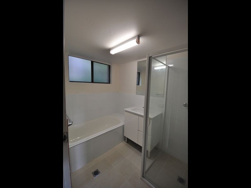 2/144 Faunce Street, Gosford NSW 2250