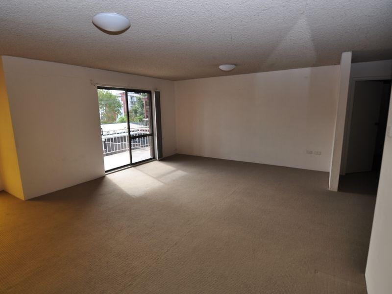 2/144 Faunce Street, Gosford NSW 2250