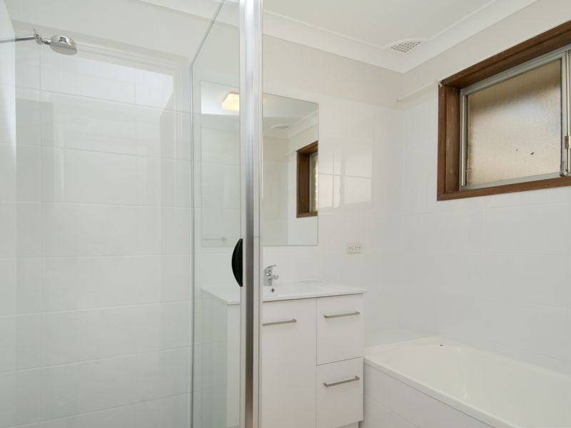 4 Walker Road, Wyoming NSW 2250